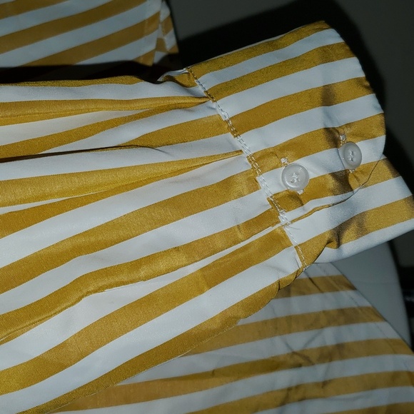 Aureum Gold Stripe Button Down Top Size Small - Picture 9 of 14